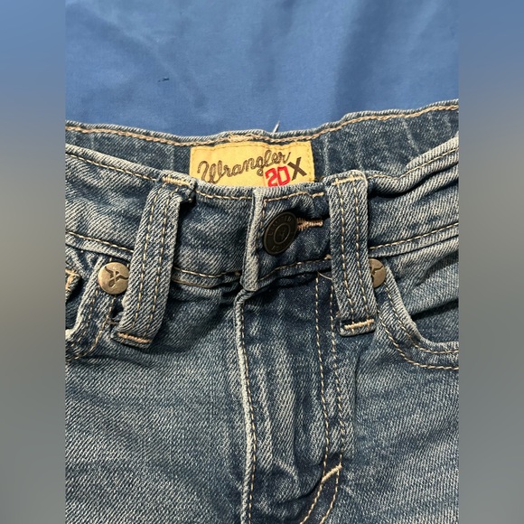 WRANGLER 20X BOYS' MIDLAND MEDIUM WASH SLIM FIT STRETCH VINTAGE BOOT CUT JEAN - Picture 2 of 4